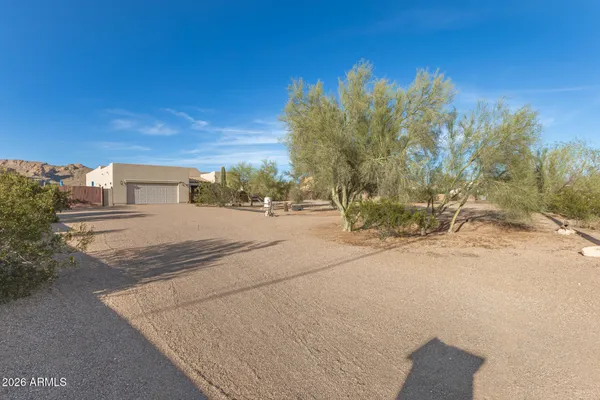 $749,999 | 304 East McKellips Boulevard, Apache Junction, AZ 85119