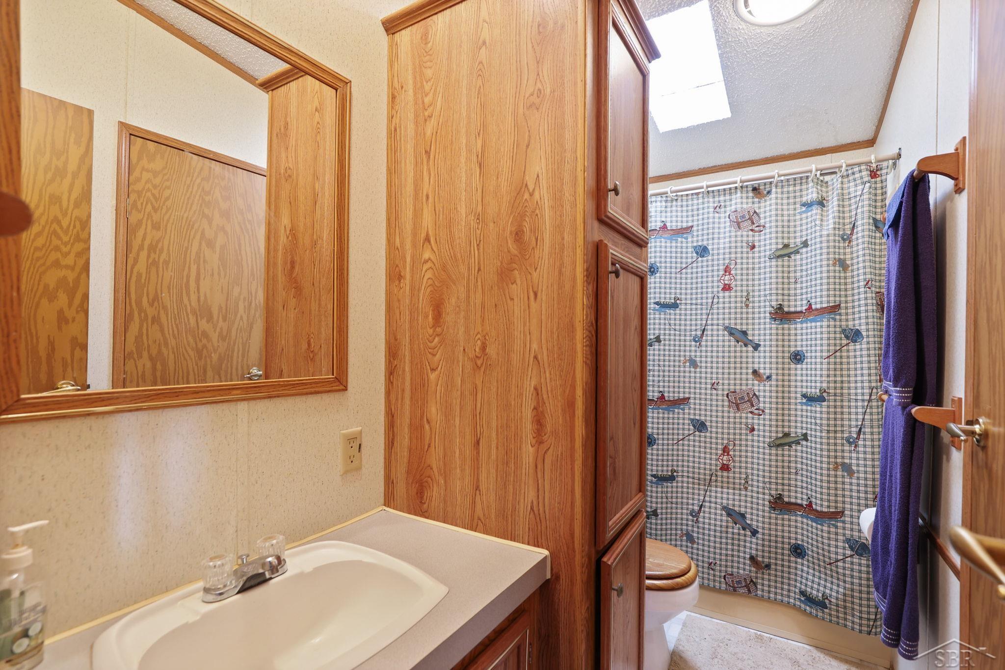 5237 Beachwood Road Standish, MI 48658 - Photo 43 of 68 Full Bath