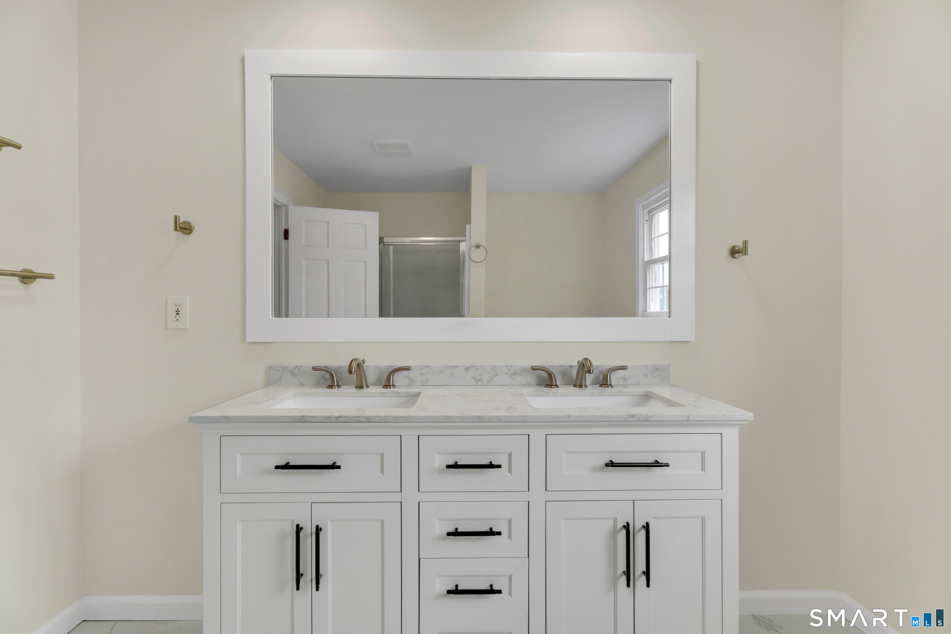 129 Chesterfield Road East Lyme, CT 06333 - Photo 25 of 40