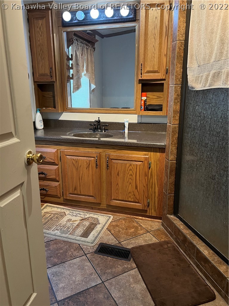 14350 Charleston Road Kenna, WV 25248 - Photo 19 of 24 Gallery Image 19
