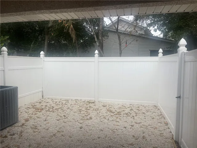 $2,200 | 104 Courtyard Villas Lane, Unit D9, St. Simons Island, GA 31522