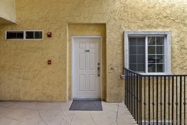 $2,100 | 5055 Collwood Boulevard, Unit 303, San Diego, CA 92115