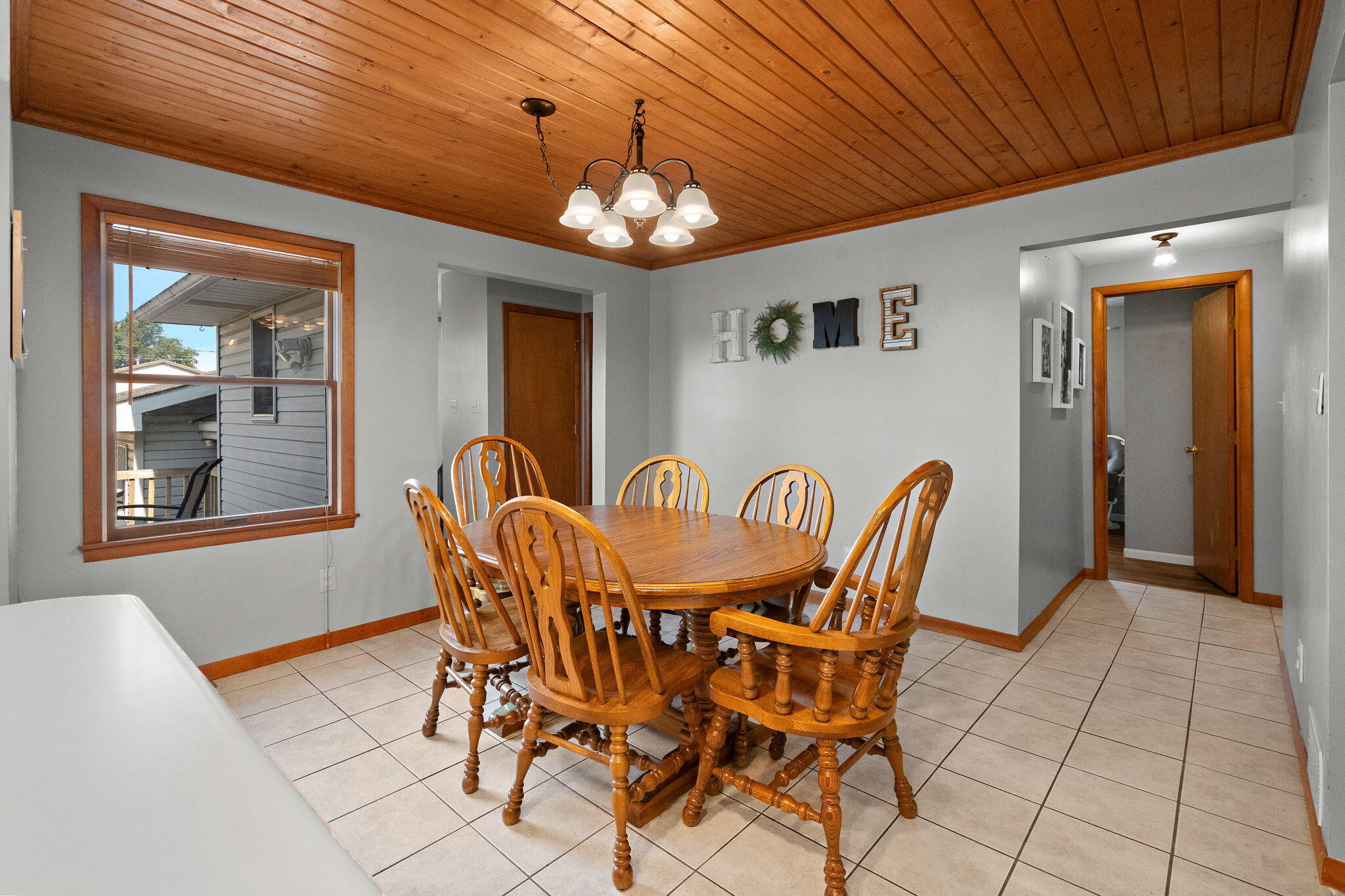 622 Azalea Street Southeast DeMotte, IN 46310 - Photo 15 of 41 2048x1365