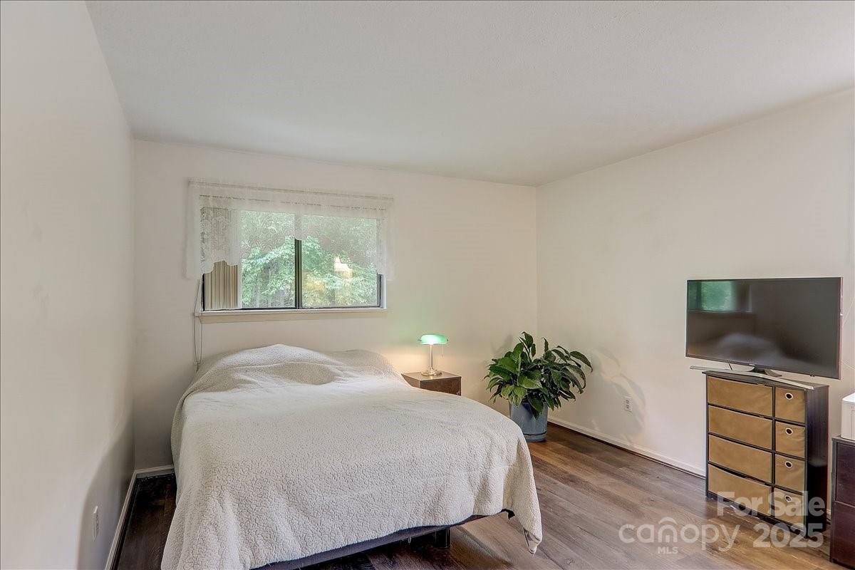 131 Freedom Road Hendersonville, NC 28792 - Photo 23 of 35 Gallery Image 23