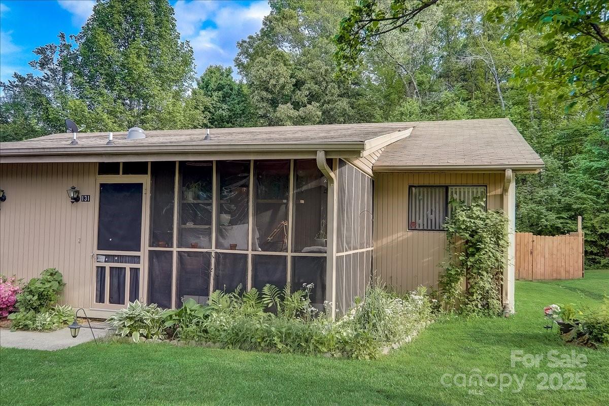 131 Freedom Road Hendersonville, NC 28792 - Photo 3 of 35 Gallery Image 3