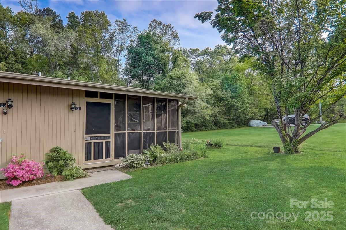 131 Freedom Road Hendersonville, NC 28792 - Photo 4 of 35 Gallery Image 4