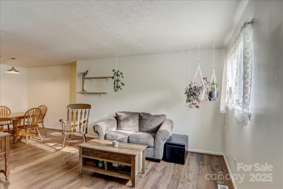 131 Freedom Road Hendersonville, NC 28792 - Photo 10 of 35 Gallery Image 10