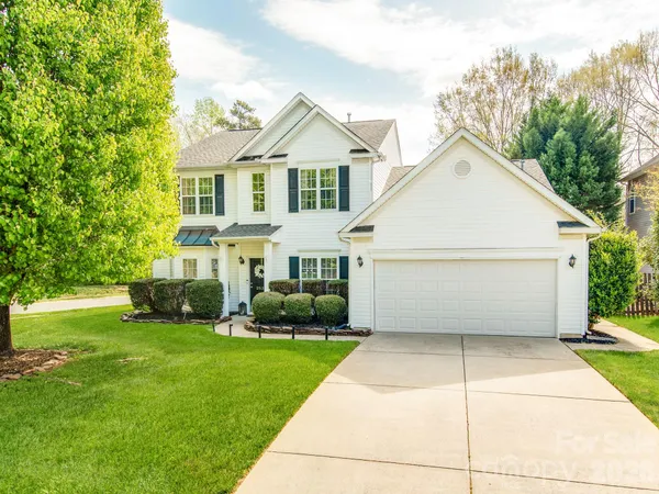 $585,500 | 2536 Sandy Ridge Lane, Matthews, NC 28105