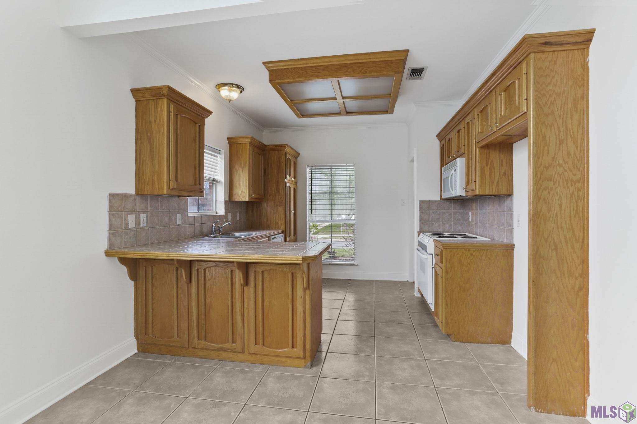 2137 Hunters Way Drive Baton Rouge, LA 70816 - Photo 3 of 11 Gallery Image 3