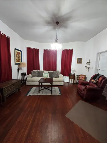 $1,150 | 916 Avenue H, Unit DOWN, Galveston, TX 77550