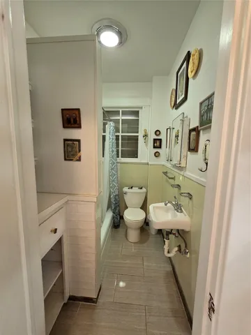 $1,150 | 916 Avenue H, Unit DOWN, Galveston, TX 77550