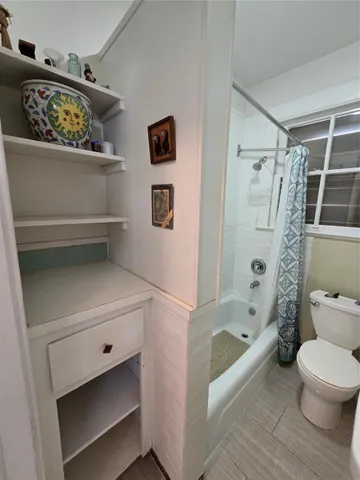 $1,150 | 916 Avenue H, Unit DOWN, Galveston, TX 77550