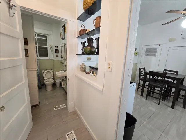 $1,150 | 916 Avenue H, Unit DOWN, Galveston, TX 77550