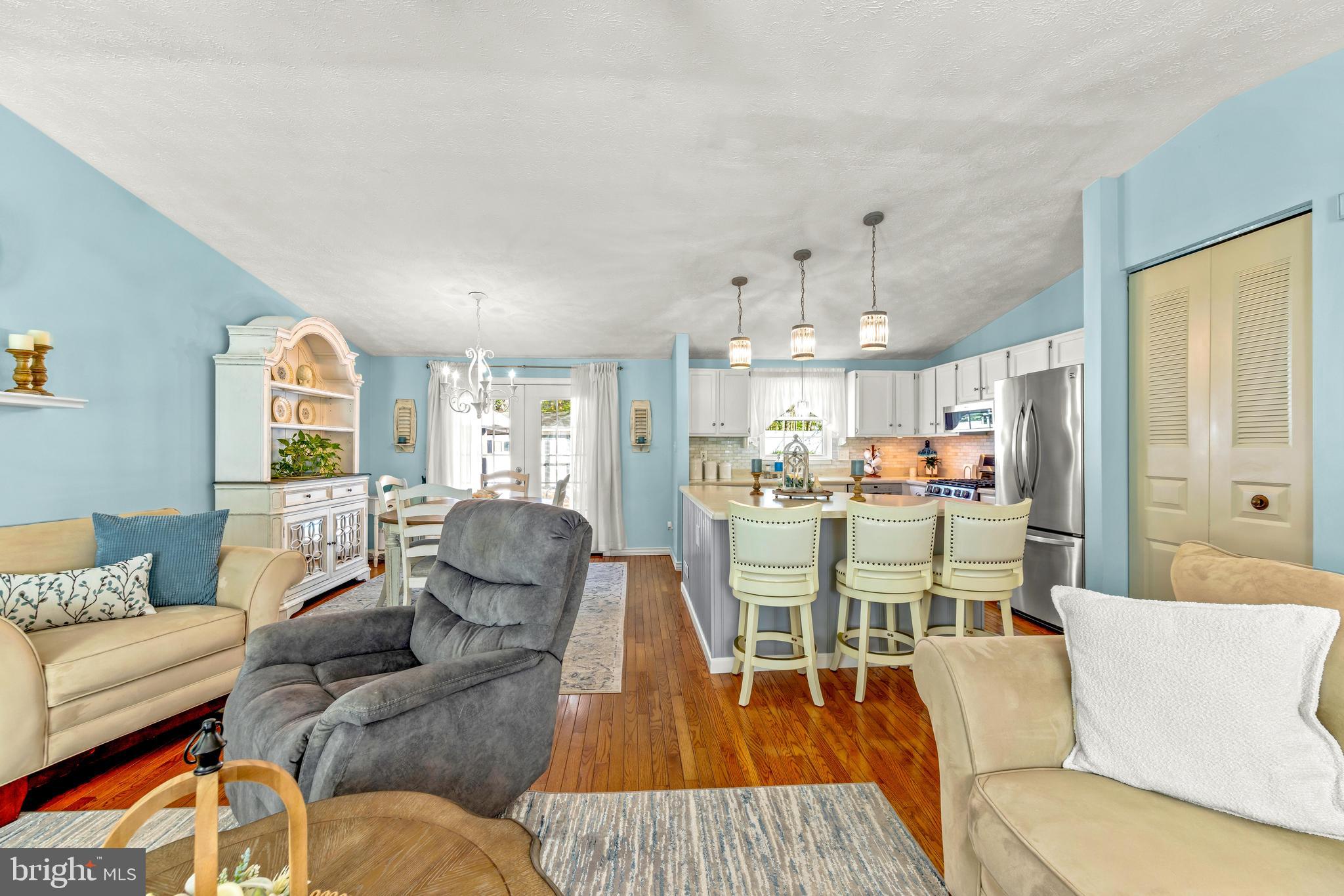 15 Yew Road Baltimore, MD 21221 - Photo 22 of 61 a living room with furniture and kitchen view