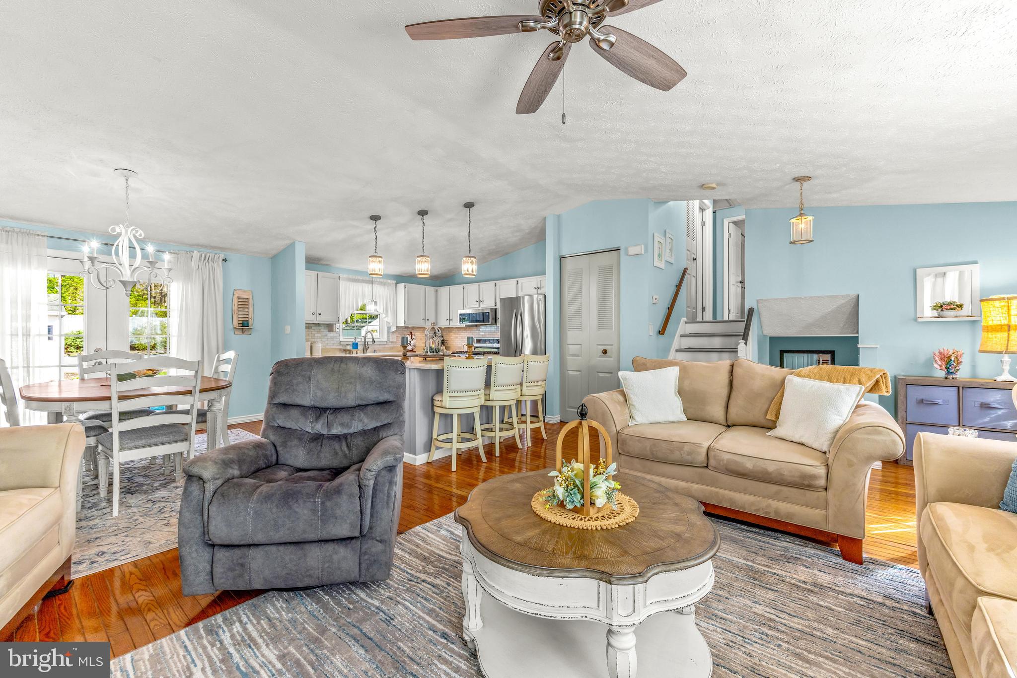 15 Yew Road Baltimore, MD 21221 - Photo 7 of 61 a living room with furniture and a wooden floor