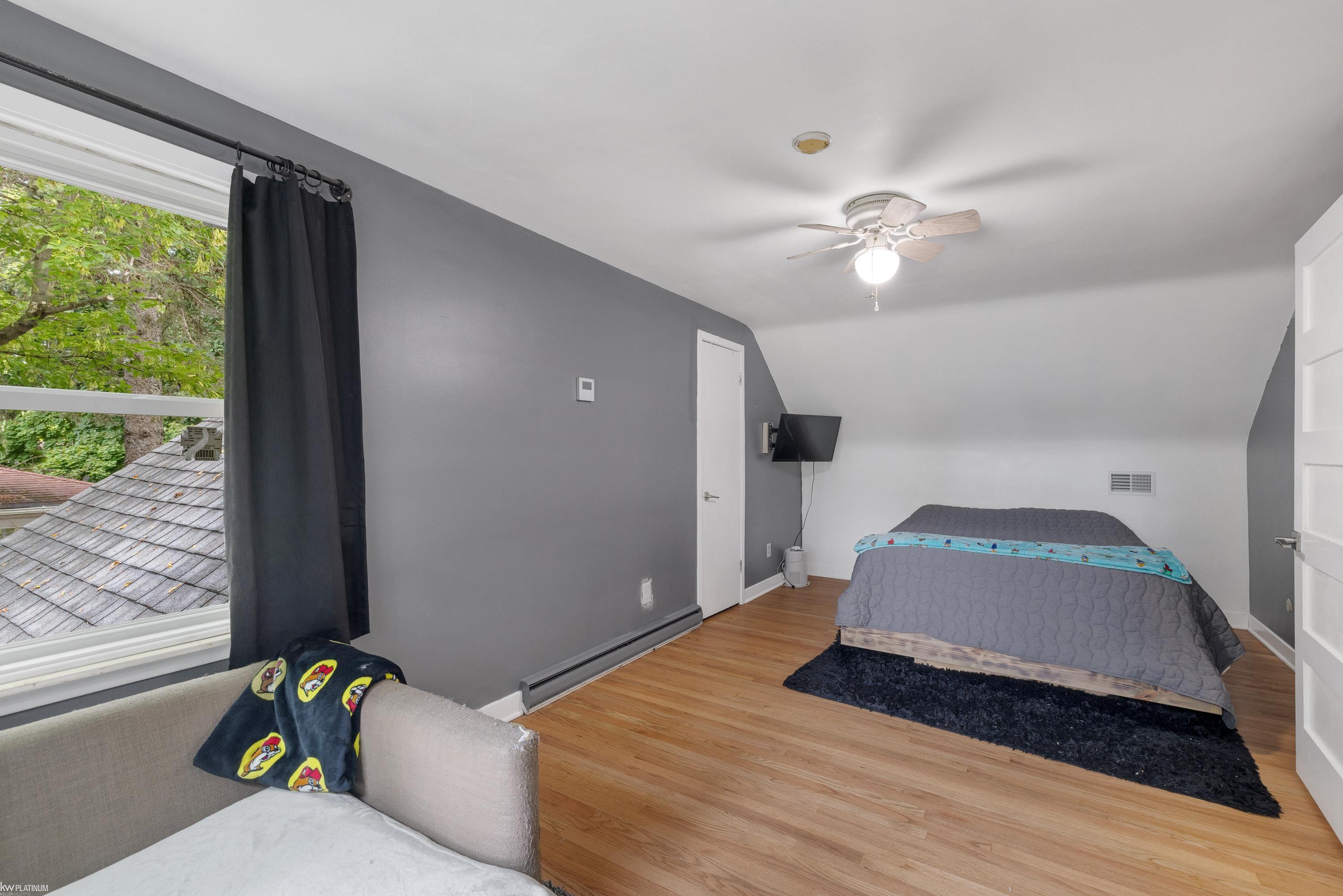 104 Riverside Drive Mount Clemens, MI 48043 - Photo 24 of 47 50187978-96fb23ac-17b4-43e1-af3e-d4d34572afbd.JPG