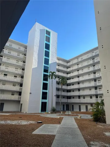 $1,500 | 15600 Northwest 7th Avenue, Unit 805, Miami, FL 33169