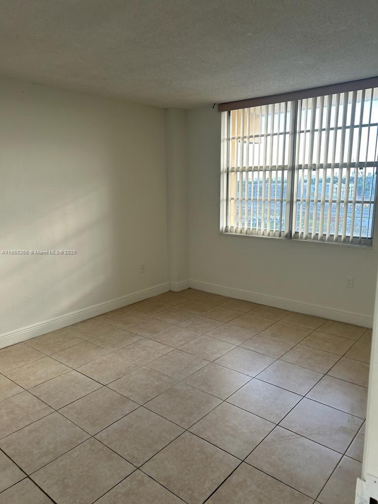 15600 Northwest 7th Avenue, Unit 805 Miami, FL 33169 - Photo 7 of 19