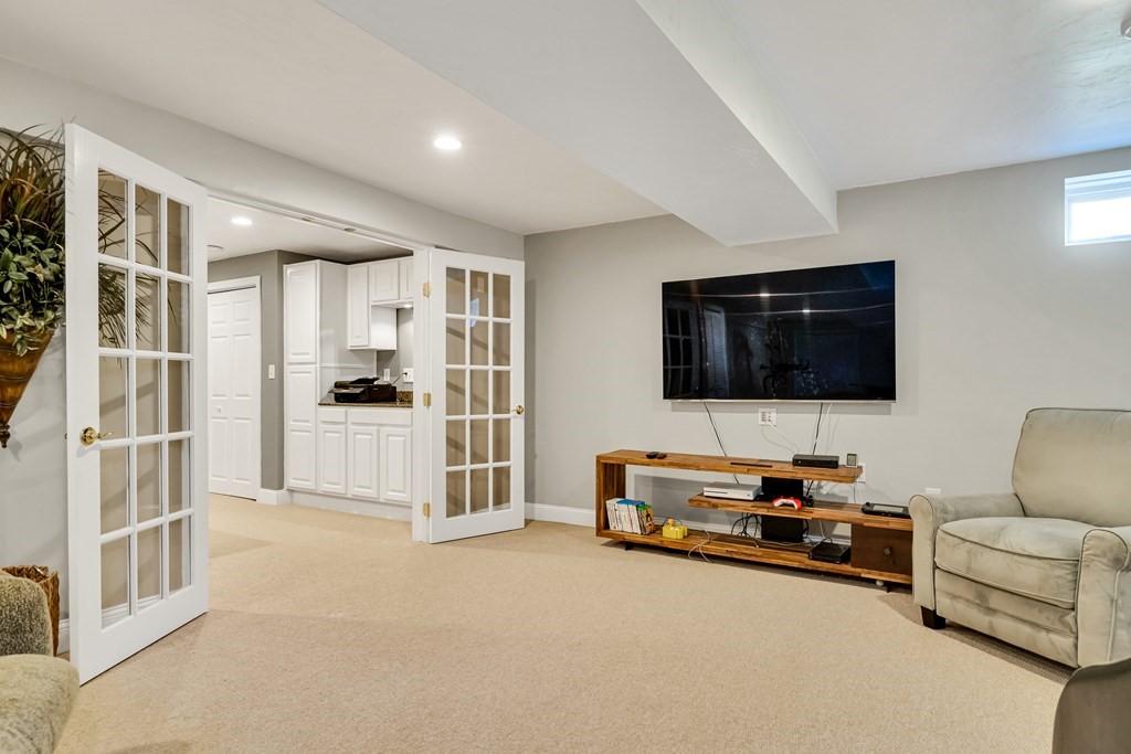 8 Carter Drive Natick, MA 01760 - Photo 28 of 36