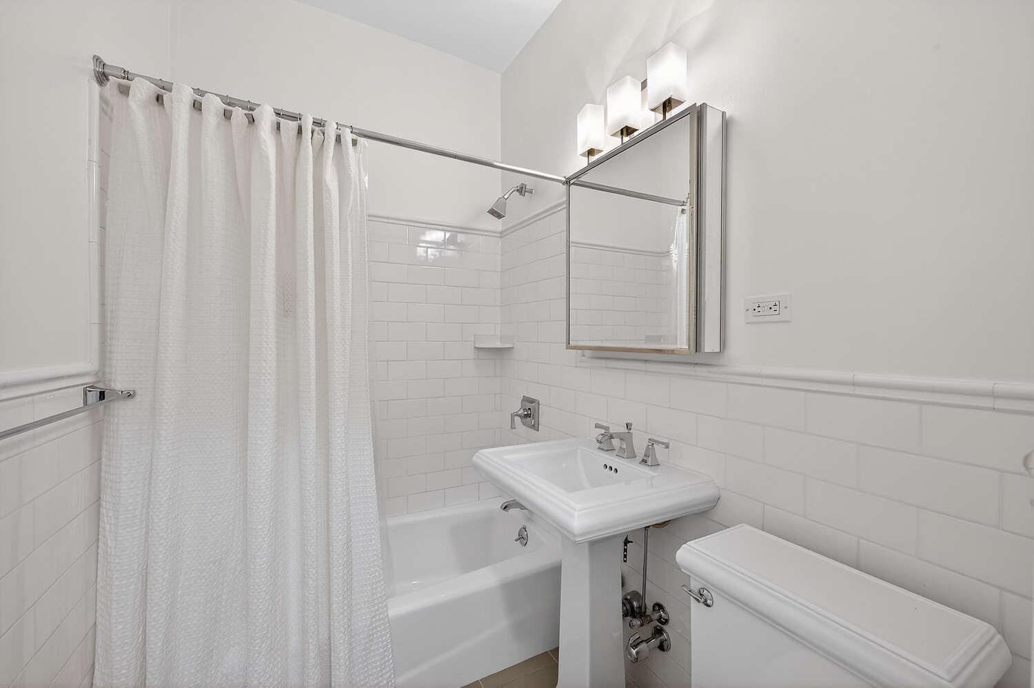 203 East 72nd Street, Unit 3N Manhattan, NY 10021 - Photo 10 of 14