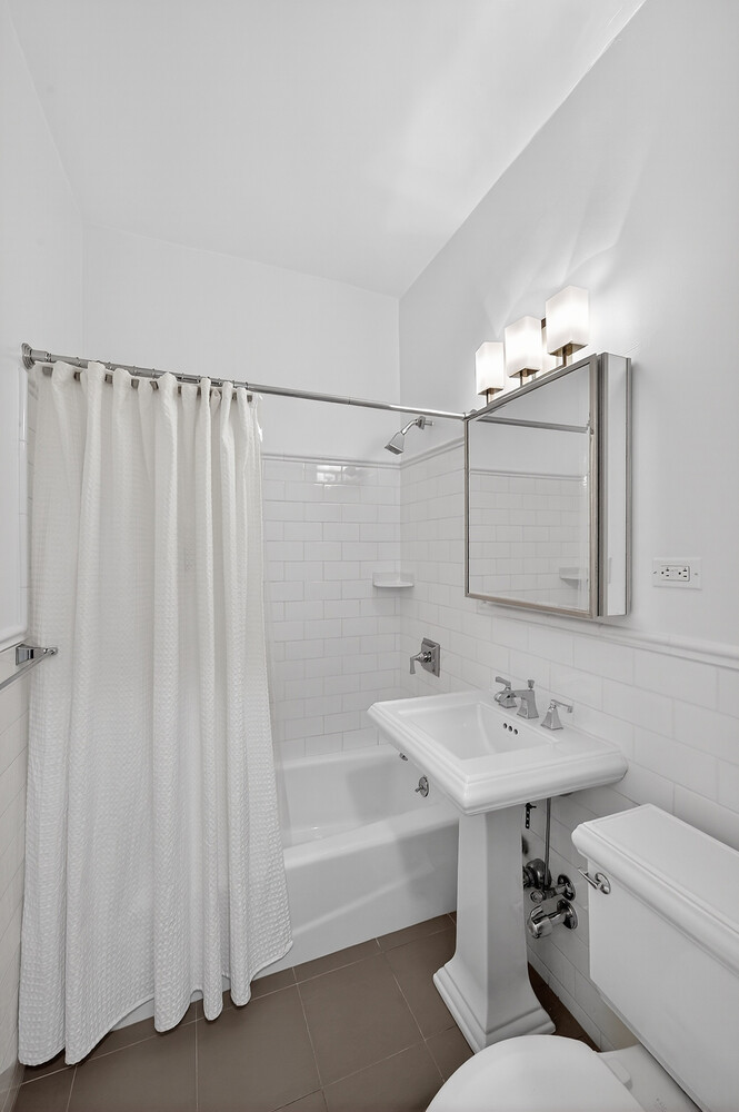 203 East 72nd Street, Unit 3N Manhattan, NY 10021 - Photo 11 of 14