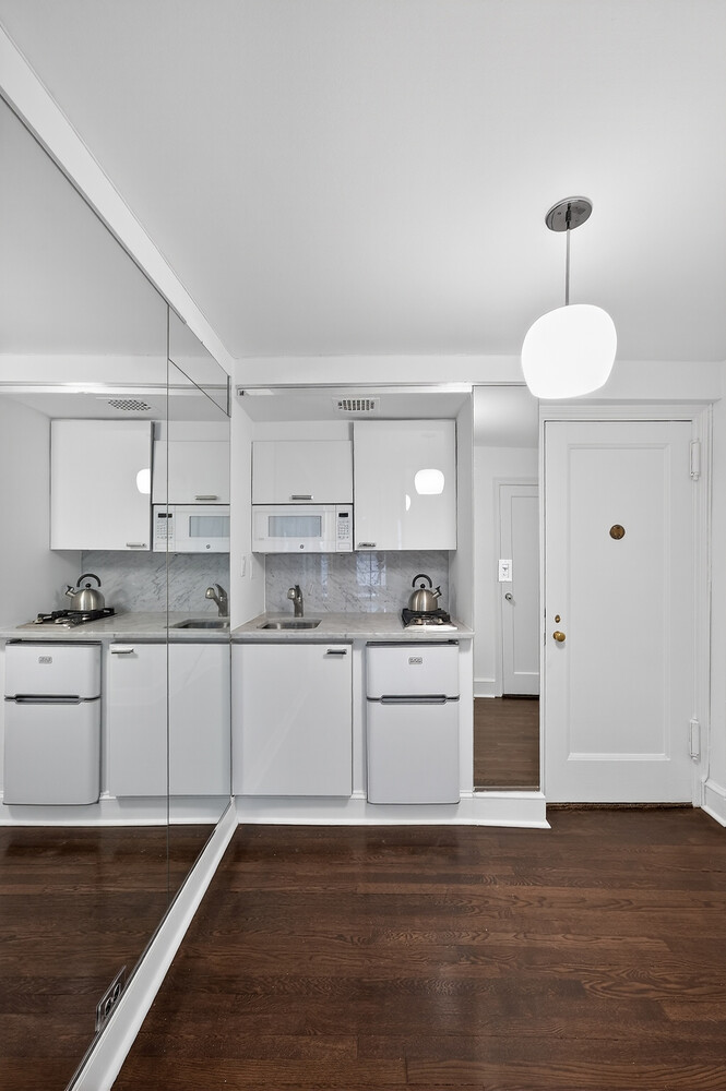 203 East 72nd Street, Unit 3N Manhattan, NY 10021 - Photo 7 of 14