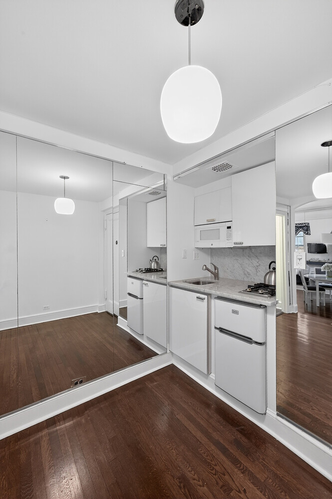 203 East 72nd Street, Unit 3N Manhattan, NY 10021 - Photo 9 of 14