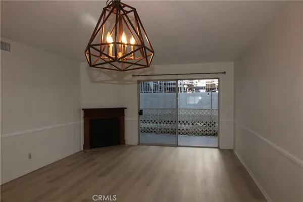 $2,475 | 955 East 3rd Street, Unit 204, Long Beach, CA 90802