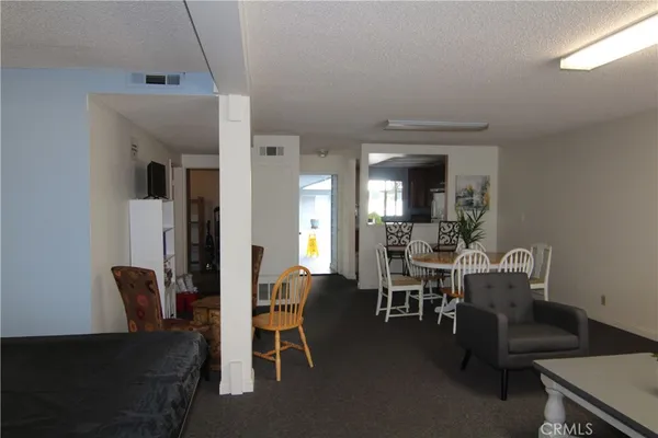 $2,475 | 955 East 3rd Street, Unit 204, Long Beach, CA 90802