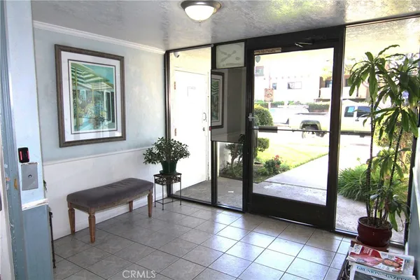 $2,475 | 955 East 3rd Street, Unit 204, Long Beach, CA 90802