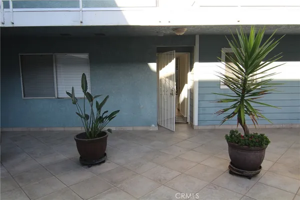 $2,475 | 955 East 3rd Street, Unit 204, Long Beach, CA 90802