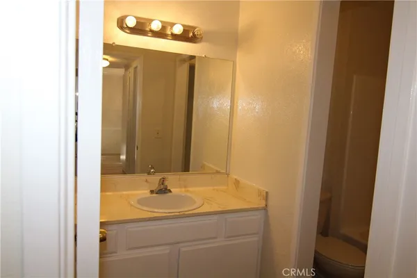 $2,475 | 955 East 3rd Street, Unit 204, Long Beach, CA 90802