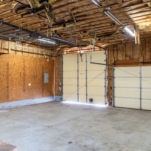 296 Rock Bridge Road Gallatin, TN 37066 - Photo 42 of 45 a view of a garage