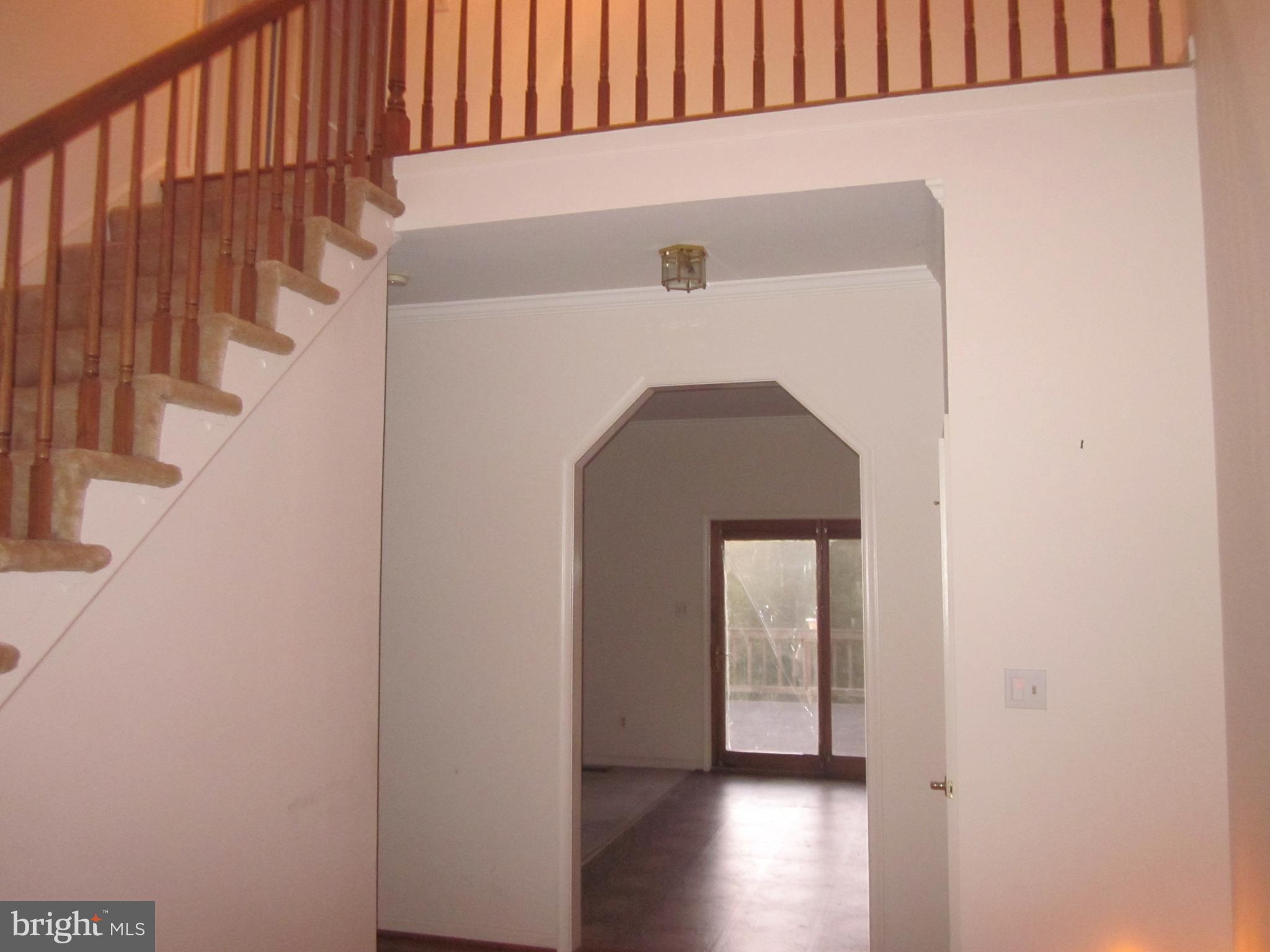18766 Woodburn Road Leesburg, VA 20175 - Photo 11 of 33 Foyer