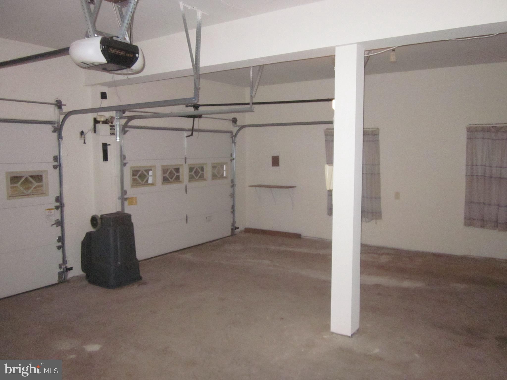 18766 Woodburn Road Leesburg, VA 20175 - Photo 17 of 33 Garage
