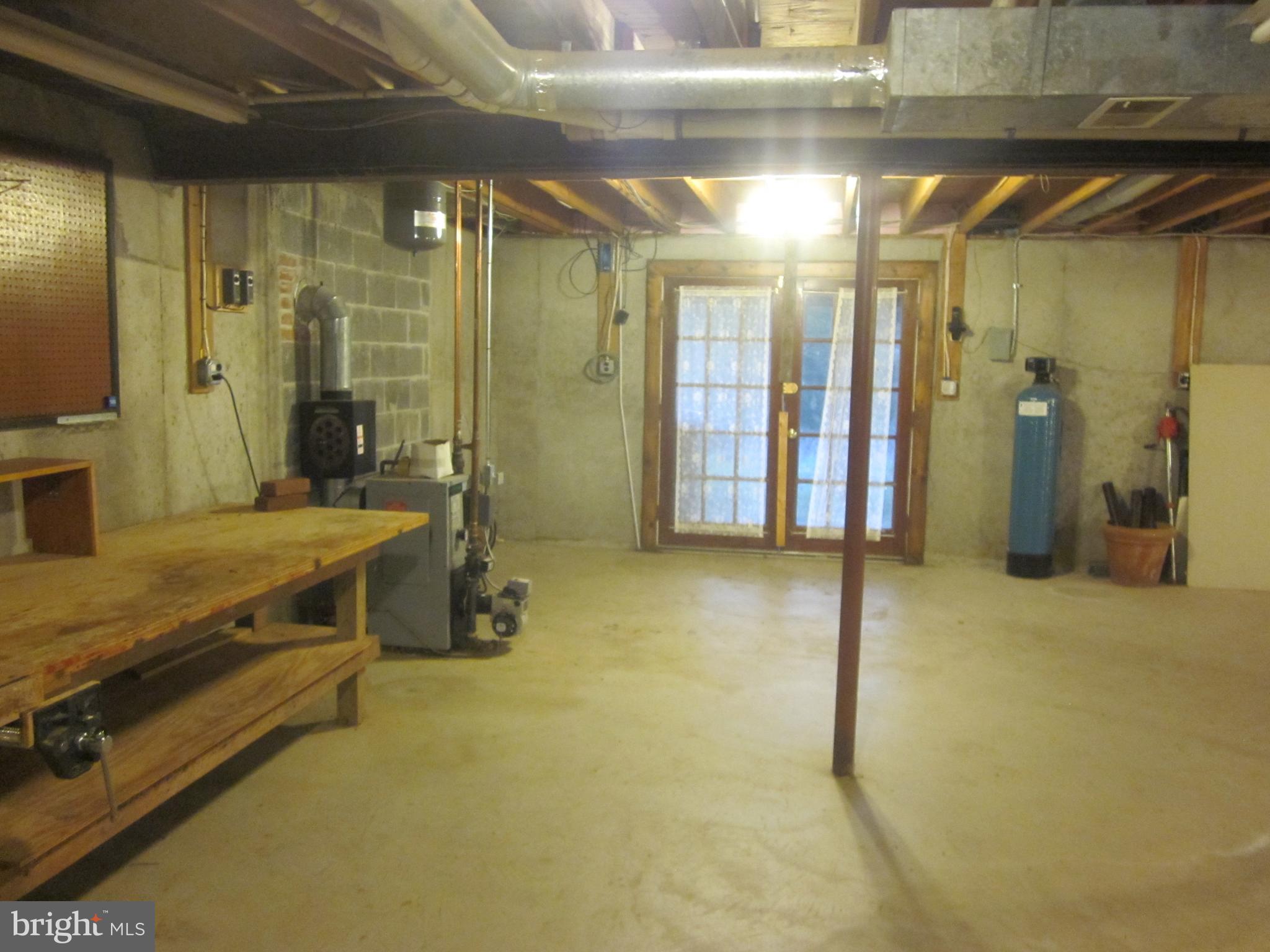 18766 Woodburn Road Leesburg, VA 20175 - Photo 23 of 33 Lower level work bench