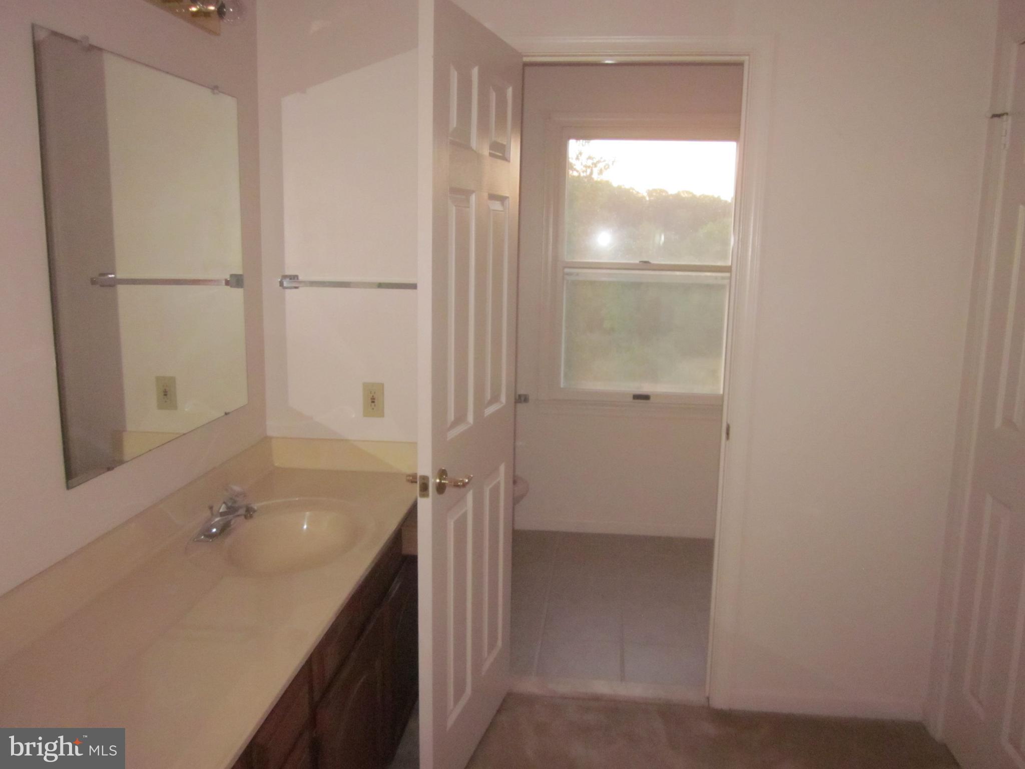 18766 Woodburn Road Leesburg, VA 20175 - Photo 31 of 33 Bathroom