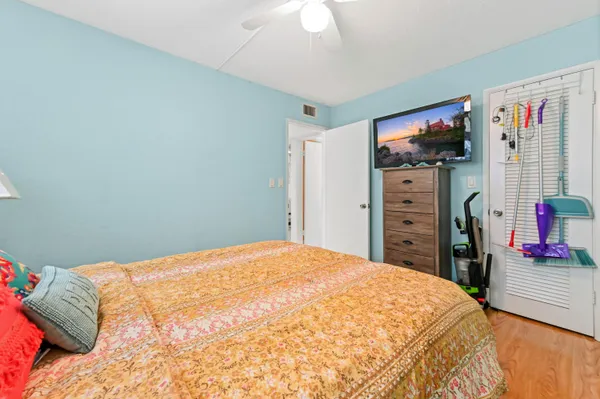 $174,999 | 4500 North Federal Highway, Unit 147F, Lighthouse Point, FL 33064