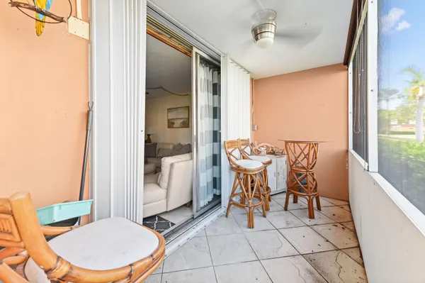 $174,999 | 4500 North Federal Highway, Unit 147F, Lighthouse Point, FL 33064