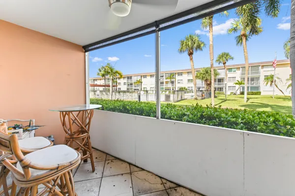$174,999 | 4500 North Federal Highway, Unit 147F, Lighthouse Point, FL 33064