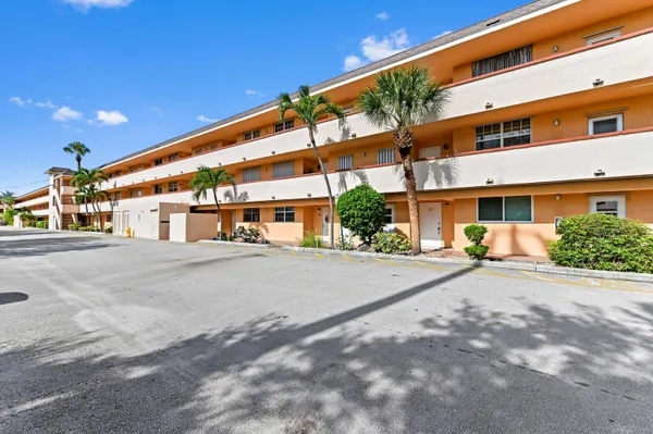 $174,999 | 4500 North Federal Highway, Unit 147F, Lighthouse Point, FL 33064