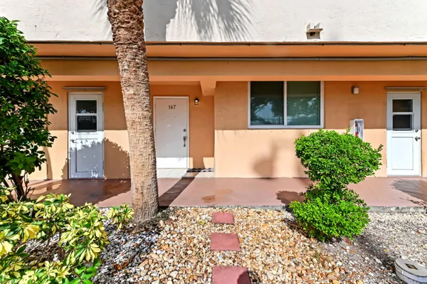 $174,999 | 4500 North Federal Highway, Unit 147F, Lighthouse Point, FL 33064