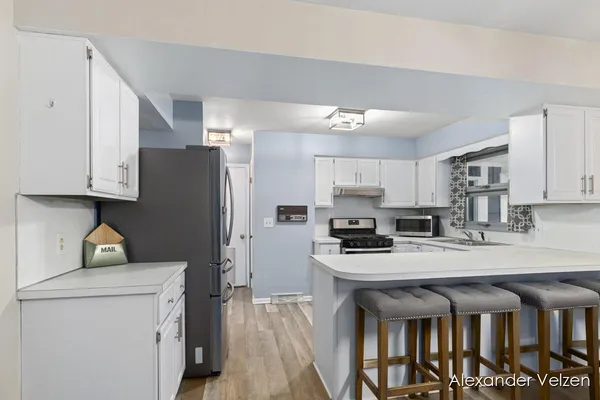 $329,900 | 1532 Andover Street Southwest, Wyoming, MI 49509
