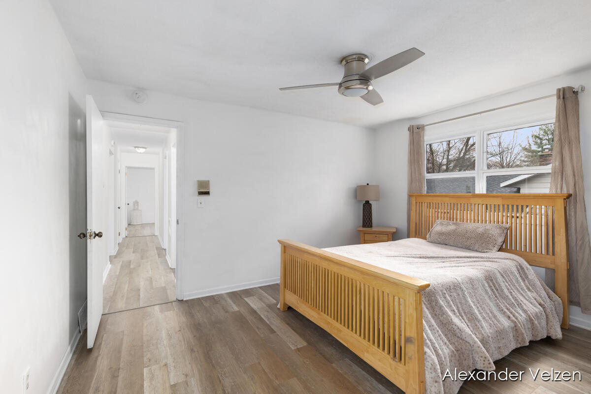 1532 Andover Street Southwest Wyoming, MI 49509 - Photo 20 of 34 IMG_1022