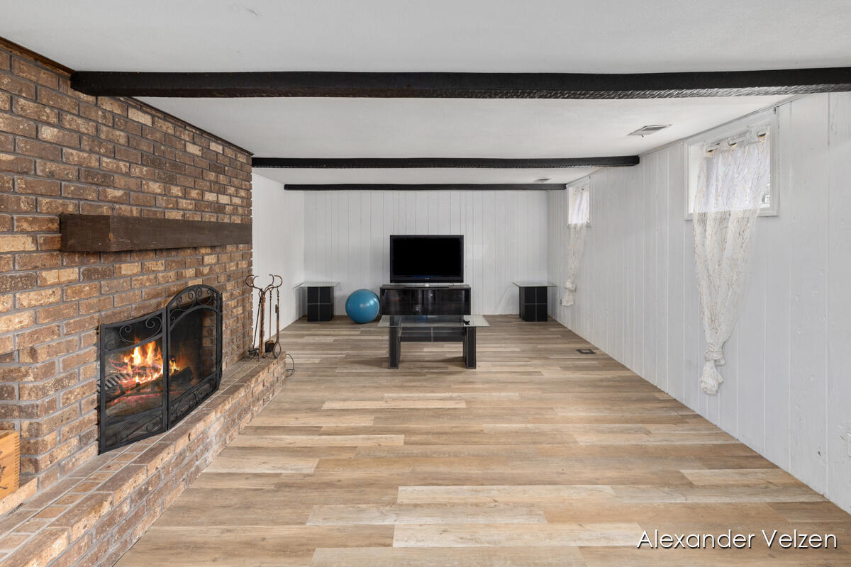 1532 Andover Street Southwest Wyoming, MI 49509 - Photo 24 of 34 IMG_1026