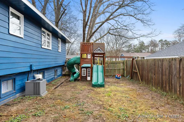 $329,900 | 1532 Andover Street Southwest, Wyoming, MI 49509