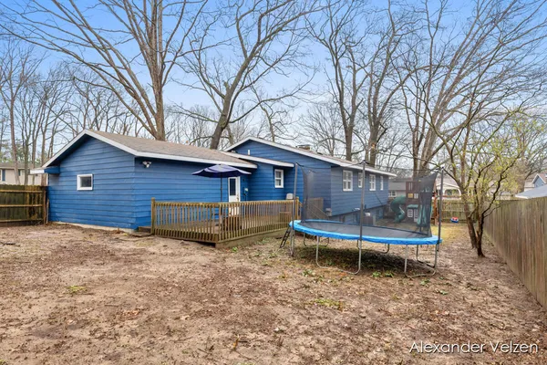 $329,900 | 1532 Andover Street Southwest, Wyoming, MI 49509