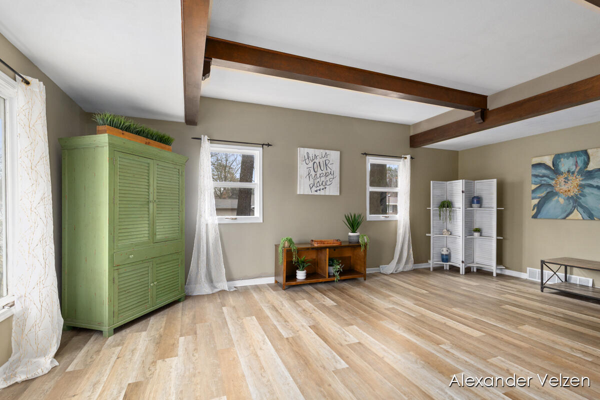 1532 Andover Street Southwest Wyoming, MI 49509 - Photo 5 of 34 IMG_1007