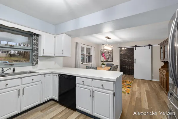 $329,900 | 1532 Andover Street Southwest, Wyoming, MI 49509