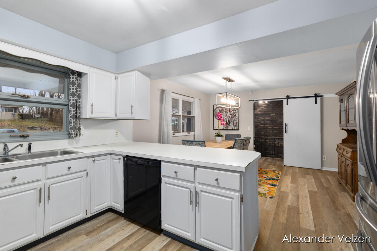 1532 Andover Street Southwest Wyoming, MI 49509 - Photo 10 of 34 IMG_1012